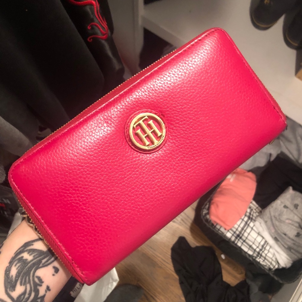 Tommy Hilfiger wallet